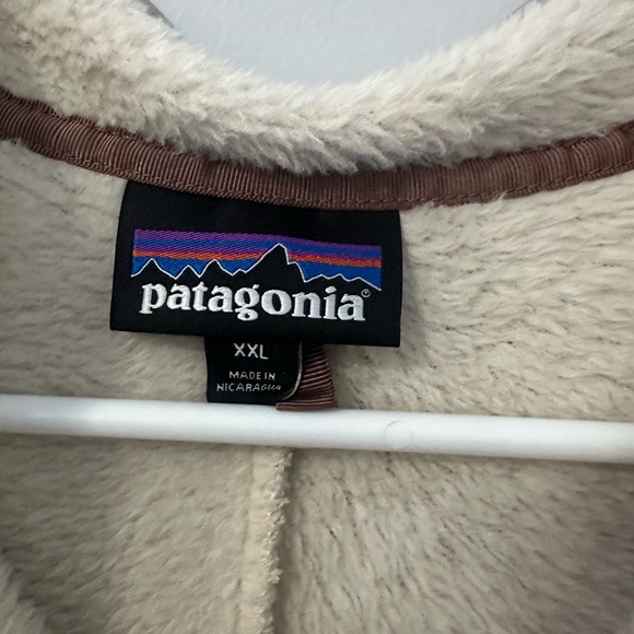 Patagonia Women's Cream Teddy Jacket - Picture 4 of 5